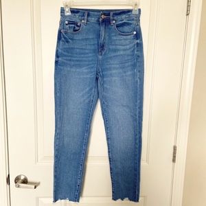 AEO • Mom Jean With Released Hem Sz 2